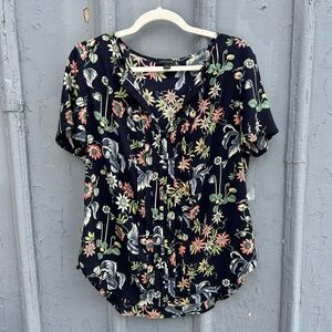 Ann Taylor Navy Blue Floral Short Flutter Sleeve Blouse, size M